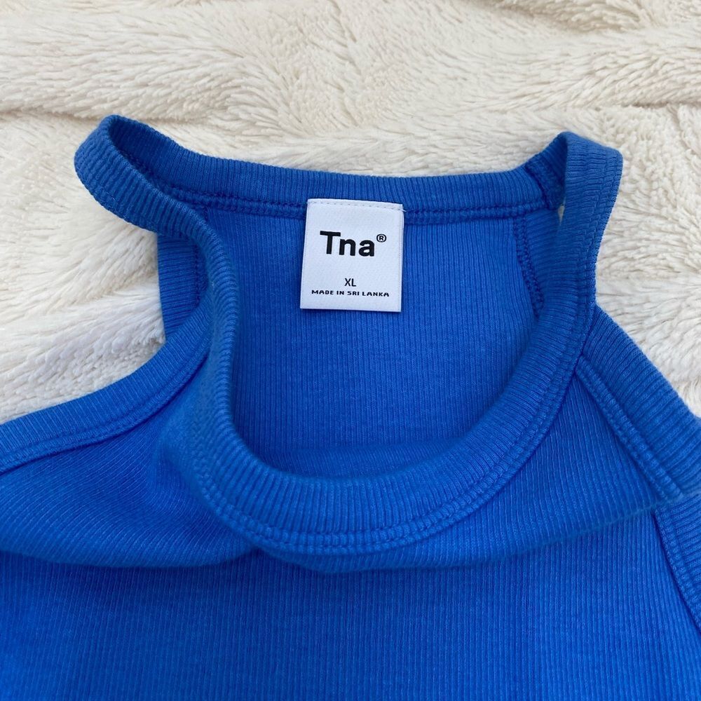 TNA Aritzia ribbed high-neck tank top - Picture 4 of 4